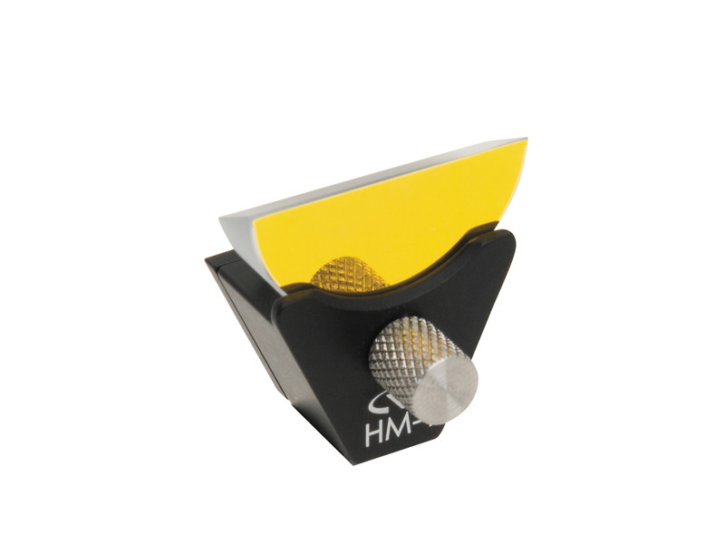 D-Shaped Broadband Dielectric Mirrors